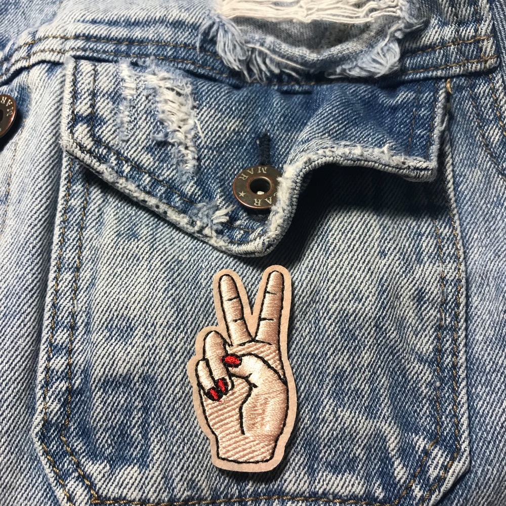 PEACE SIGN PATCH - Picture 2 of 2